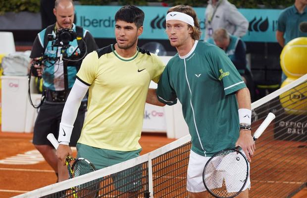 Andrey Rublev l-a eliminat pe Carlos Alcaraz în „sferturile” de la Madrid! Reacția rusului: „Aici a fost cheia!”