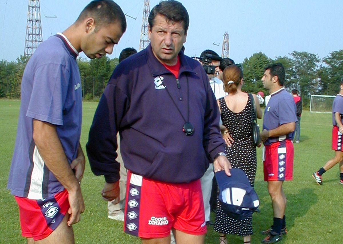 Ion Marin (file din poveste) - imagini de colecție cu „Săpăligă” pe banca lui Dinamo
