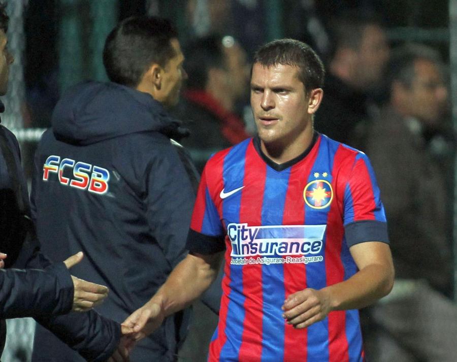 Alexandru Bourceanu în sezonul 2014-2015, la finalul căruia FCSB a cucerit 3 trofee: titlul, Cupa României și Cupa Ligii Confesiunea lui Bourceanu: „Am fost într-un loc negru. Știți cât m-am îngrășat?”