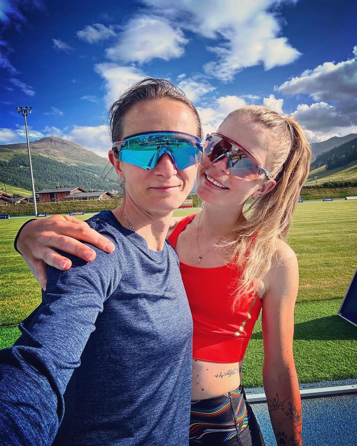 Martina Sablikova și Nikola Zdrahalova formează un cuplu
