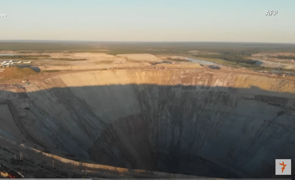 Mina Mir și stadionul din Mirny, despărțite de câteva sute de metri! Imagini SF
