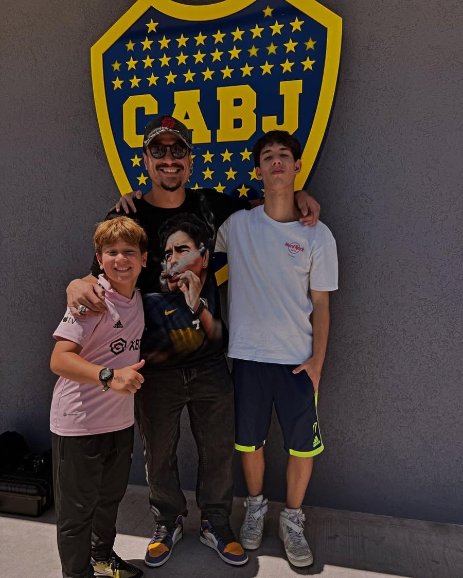 Daniel Osvaldo, alături de cei doi copii ai săi Fostul atacant de la Inter și Juventus, acuzat că și-a agresat copilul: „L-a bătut, l-a mușcat”