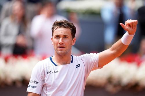 Casper Ruud salută după calificarea în semifinale la Madrid Foto: Imago Images
