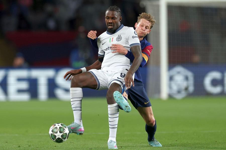 Marcus Thuram, în Barcelona - Inter 3-3 / Foto: Getty Images Căpitanul lui Chivu, în Top 10 al salariilor » Statisticienii au calculat sumele corecte, conform performanțelor