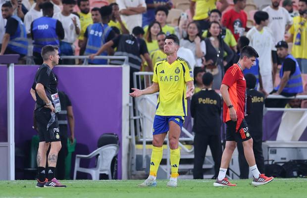 Ronaldo, la un pas de lacrimi, se ceartă de unul singur! » N-a putut suporta umilința