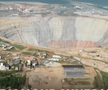 Imagini SF! Stadionul de fotbal se află la câteva sute de metri de o groapă inimaginabilă