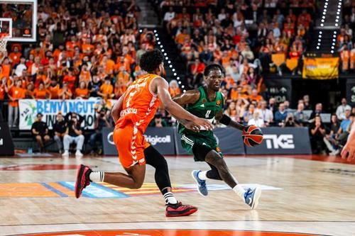 Nigel Hayes-Davis, eroul lui Panathinaikos în meciul 2 cu Valencia/Foto: euroleaguebasketball.net