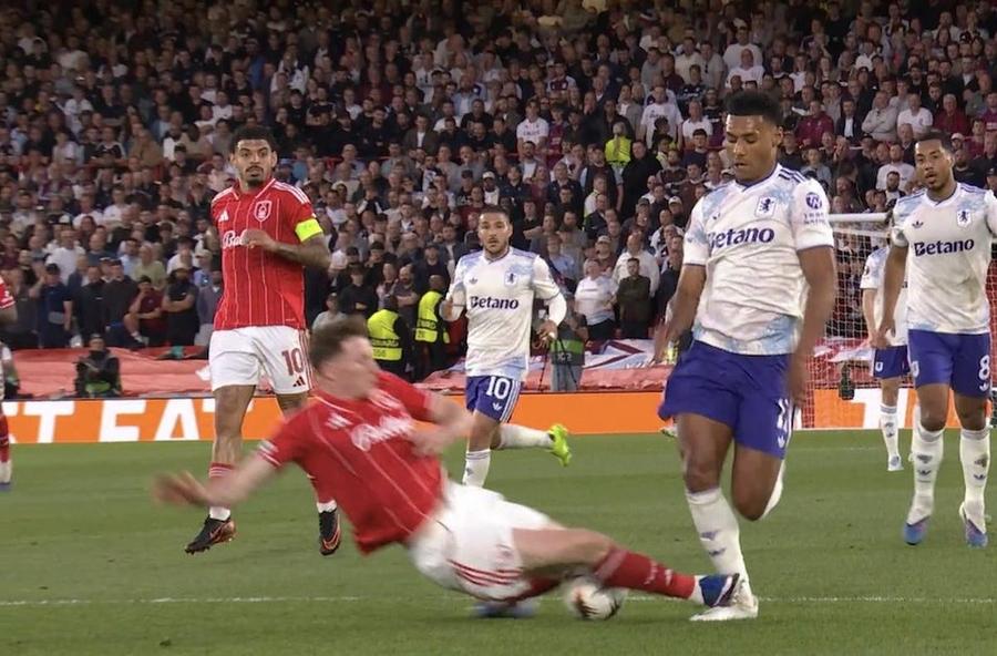 Intrarea lui Anderson asupra lui Watkins Unai Emery, furios după Nottingham Forest - Aston Villa: „Putea să-i rupă glezna!”
