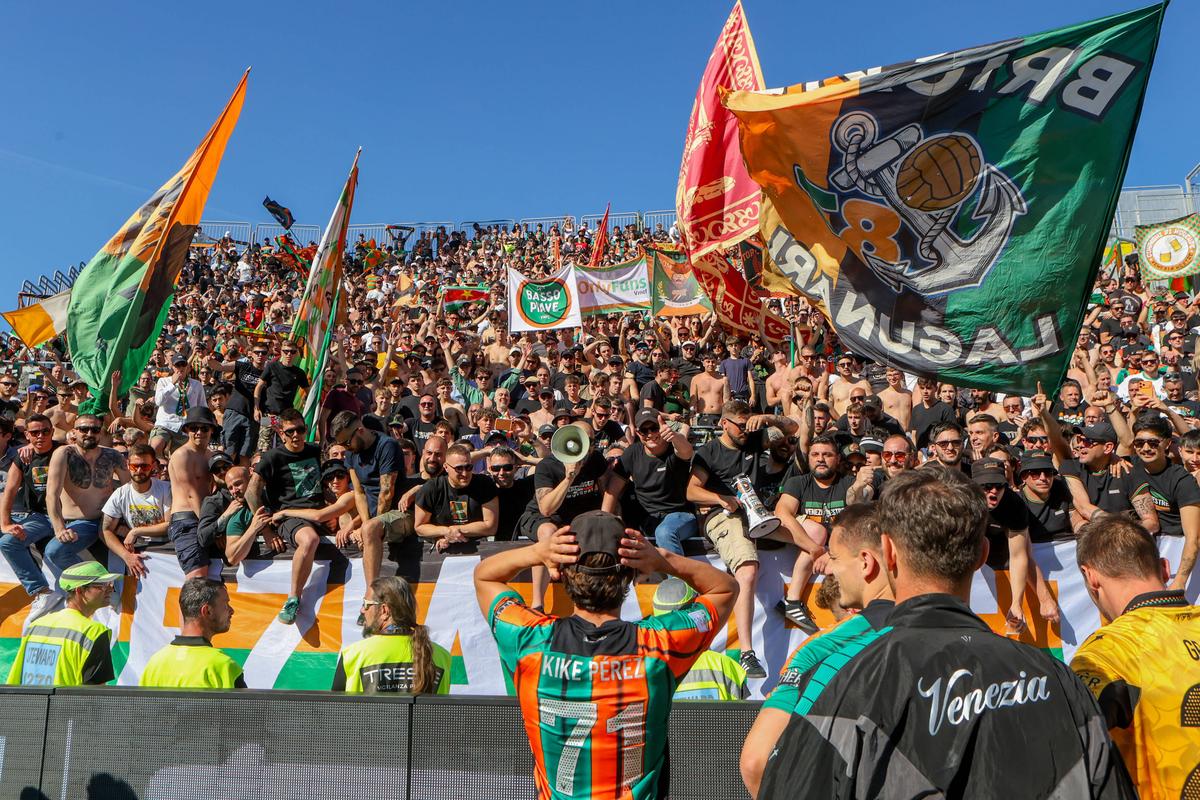 Au promovat matematic în Serie A!