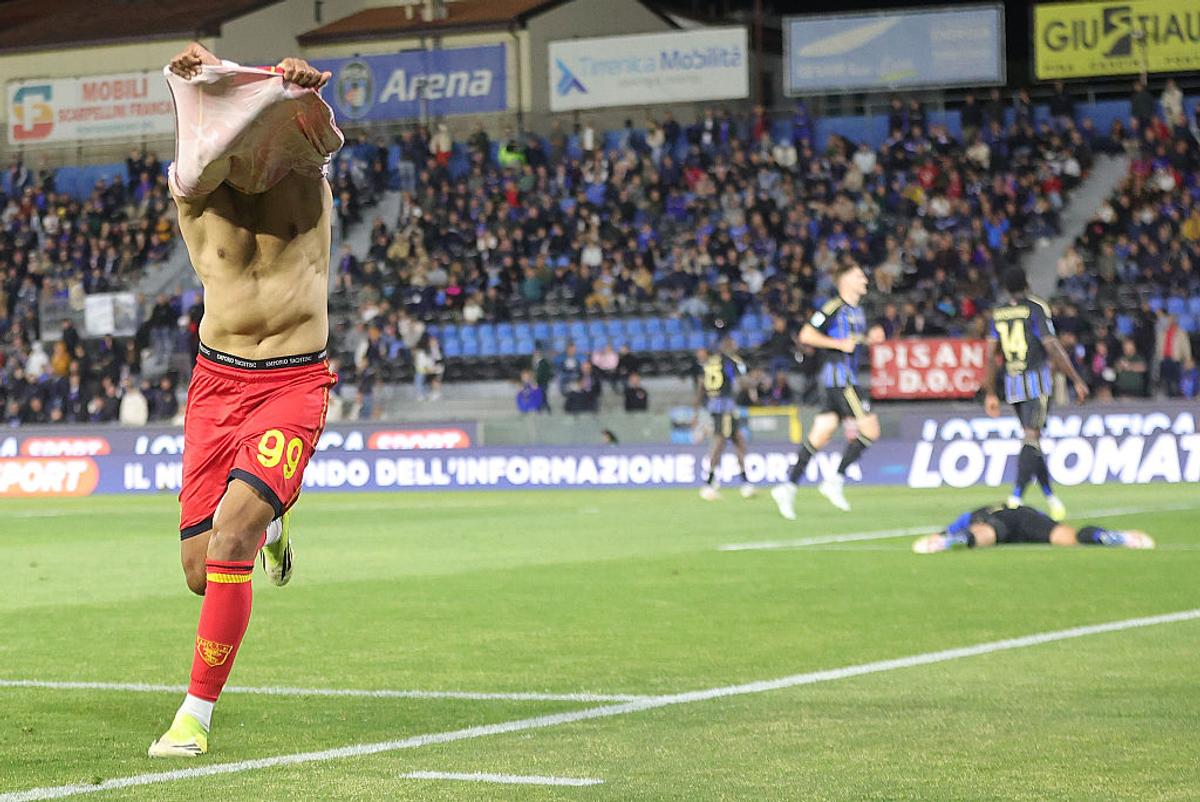 Cum au sărbătorit fotbaliștii lui Lecce victoria de la Pisa