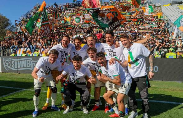 Au promovat matematic în Serie A!