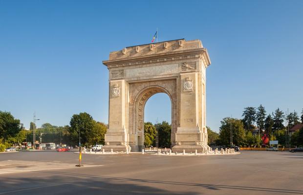 UEFA face 8 recomandări pentru fanii care vor veni în București: „Mâncați sarmale și plăcinte cu brânză”