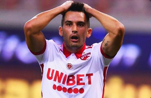 Fundașul spaniol Isma Lopez (31 de ani) a reclamat-o pe Dinamo la FIFA, cerând drepturile contractuale pentru întreaga durată a înțelegerii. Clubul din Ștefan cel Mare a primit interdicție la transferurile pe bani.