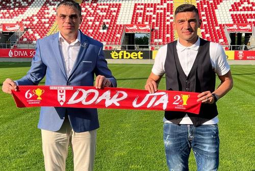 Claudiu Keșeru a semnat cu UTA // foto: Facebook @ UTA Arad