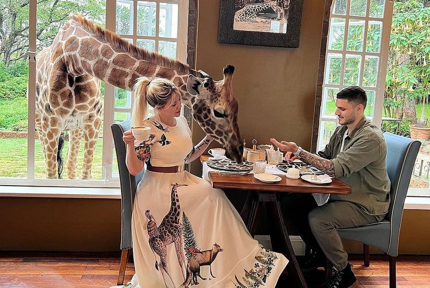 Fotomodelul Wanda Nara (35 de ani) și Mauro Icardi (28), atacantul lui PSG, sărbătoresc 8 ani de la căsnicie într-o vacanță exotică. Celebrul cuplu a ales destinația Rwanda.