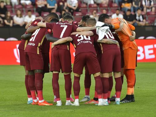 CFR Cluj s-a calificat în Europa pentru al șaselea an consecutiv în cupele europene. Va fi a patra reprezentată a României în sezonul viitor, după ce a învins-o pe FCU Craiova în barajul pentru Conference League. Foto: Imago