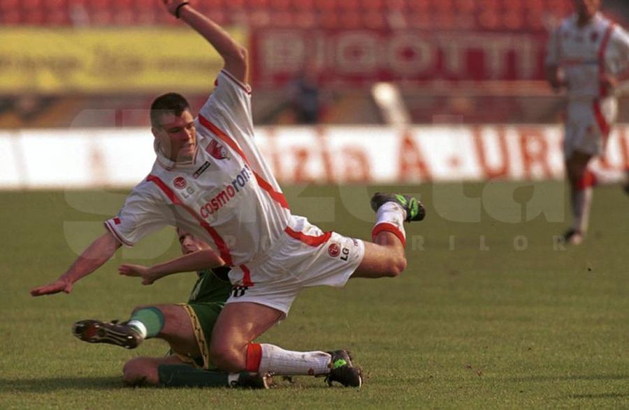 Marius Niculae, în meciul Dinamo - Foresta Fălticeni 4-5 Foto: GSP „Remontada” imposibilă » Doi fotbaliști implicați în meciul nebun pierdut de Dinamo cu Foresta, de la 4-0, nu-i dau nicio șansă lui FC Argeș