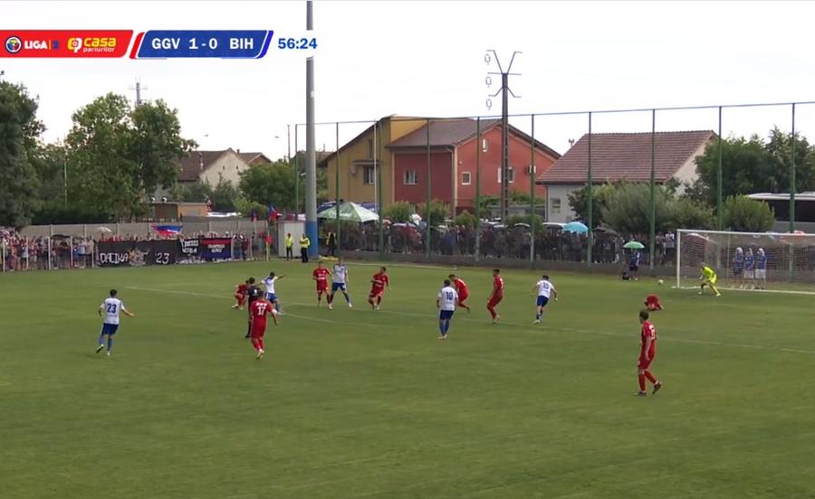Cosmin Mancaș a înscris un gol superb, pentru 2-0 în fața lui FC Bihor Goluri multe în turul finalelor pentru promovarea în Liga 2 » Ghiroda şi Giarmata Vii, aproape de o nouă surpriză