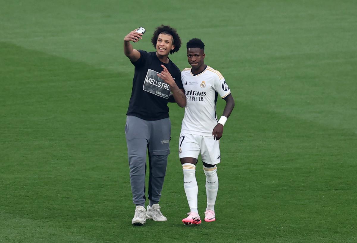 3 invadatori au intrat pe gazon și au întrerupt finala UCL