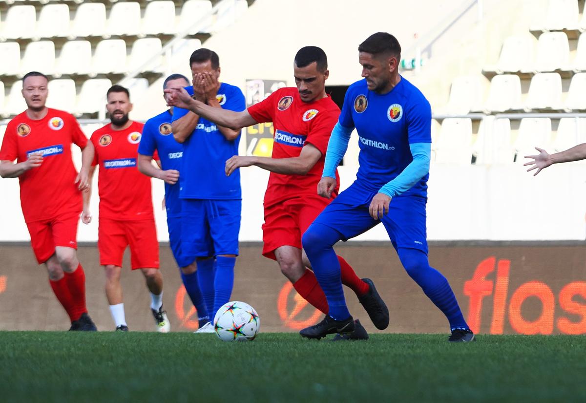 Meci caritabil între fotbaliști și influenceri pentru Mario și Medeea » GSP.ro e partener