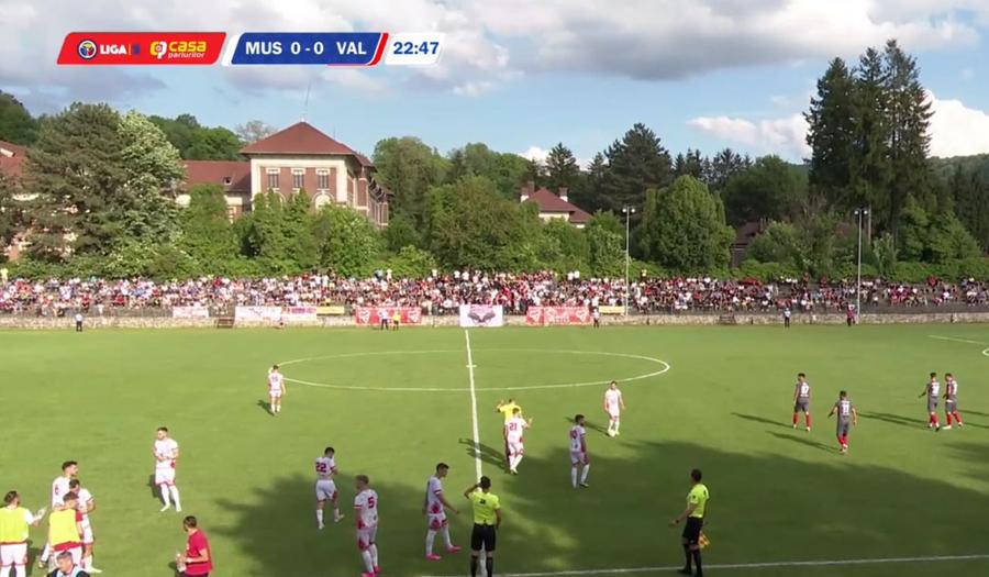 Bătrânul stadion din Câmpulung Muscel, aproape plin Goluri multe în turul finalelor pentru promovarea în Liga 2 » Ghiroda şi Giarmata Vii, aproape de o nouă surpriză
