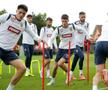 Mario Tudose, în stânga, în cantonamentul austriac al naționalei U21 / Sursă foto: frf.ro