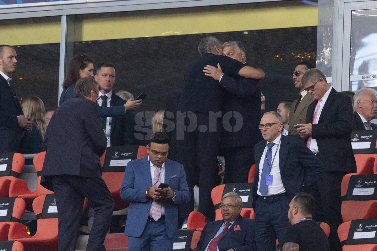 Politică și delicatese » Nu știau că sunt filmați: plecăciuni pe Allianz Arena, cu Viktor Orban și Salt Bae în rol principal. Răzvan Burleanu, neimpresionat
