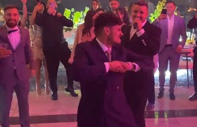Show la nunta lui Olaru » Au apărut imaginile de la petrecere: Florinel Coman a dansat pe maneaua lui Budescu