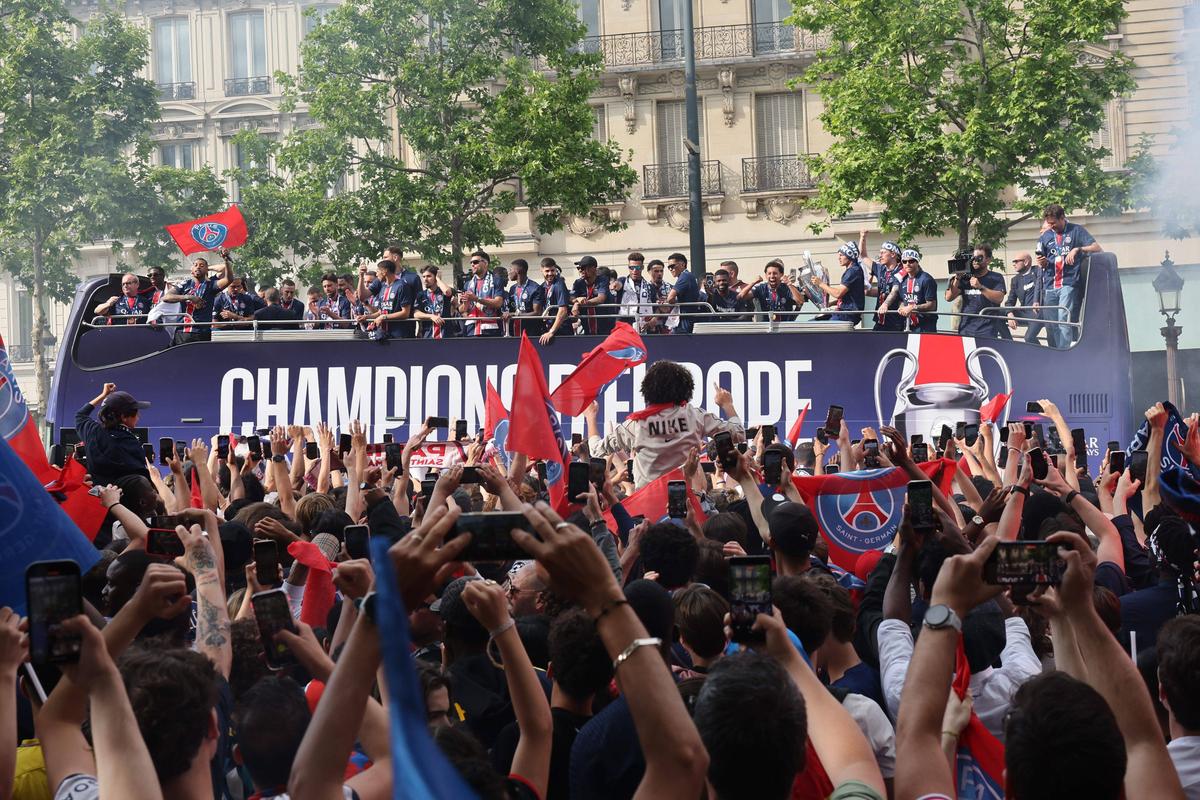 Sărbătoare la Paris după ce PSG a câștigat Liga Campionilor