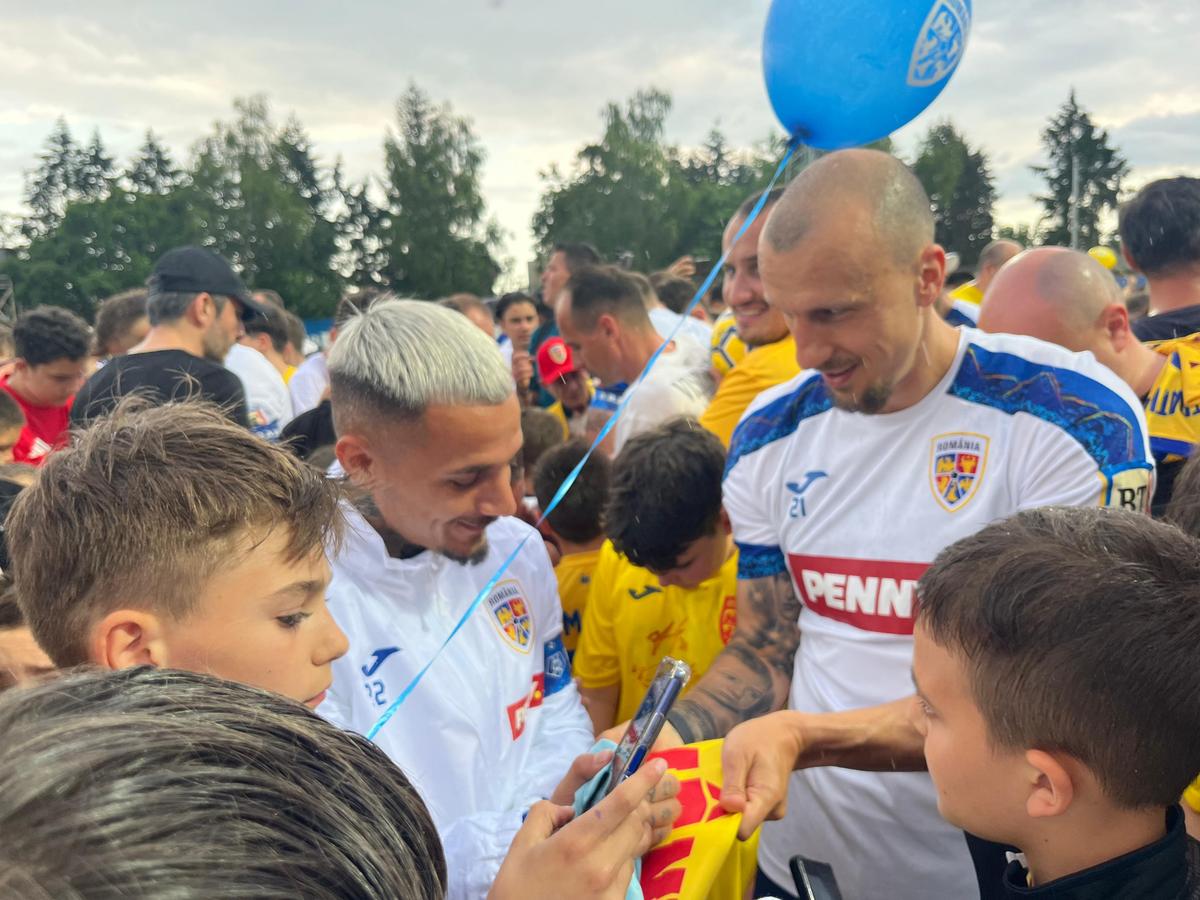 România, antrenament deschis publicului înainte de dubla cu Austria și Cipru » Fotbaliștii au dat autografe copiilor