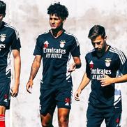 Mario Tudose, în stânga, la Benfica Lisabona / Sursă foto: Facebook