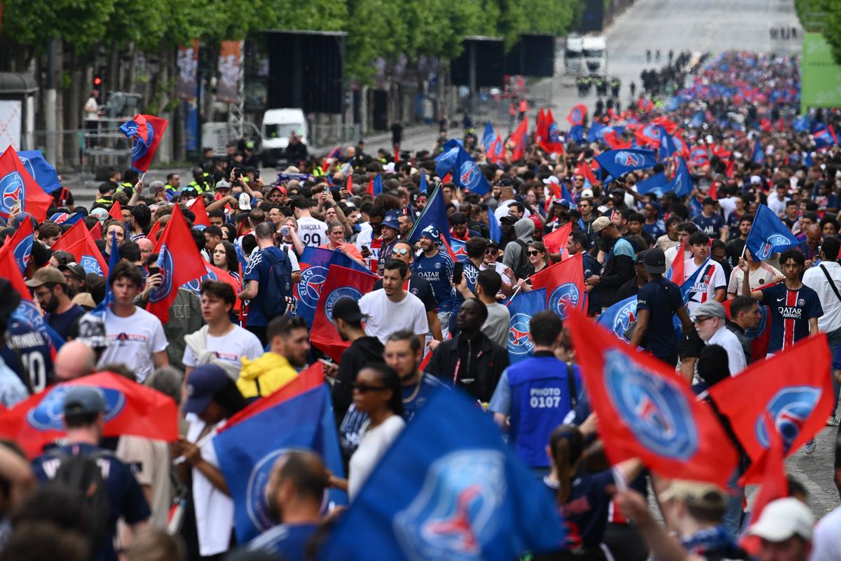 Sărbătoare la Paris după ce PSG a câștigat Liga Campionilor