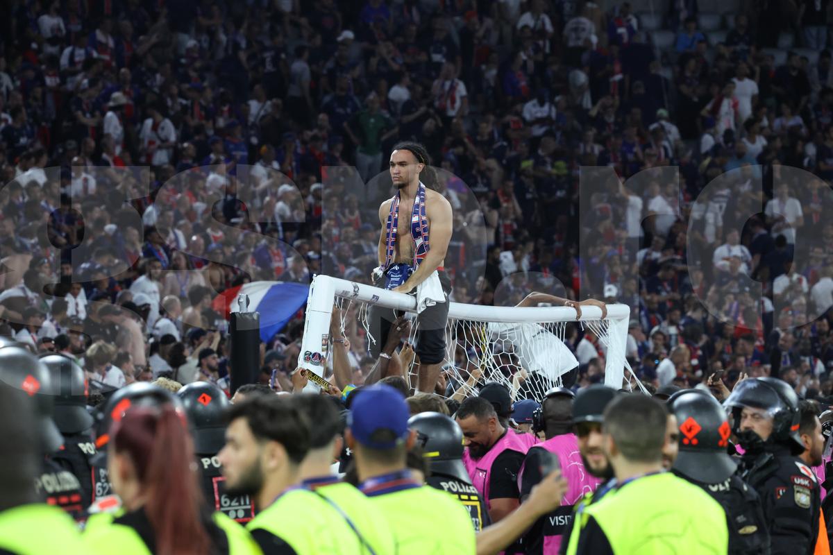 Imagini de la finalul partidei PSG - Inter 5-0
