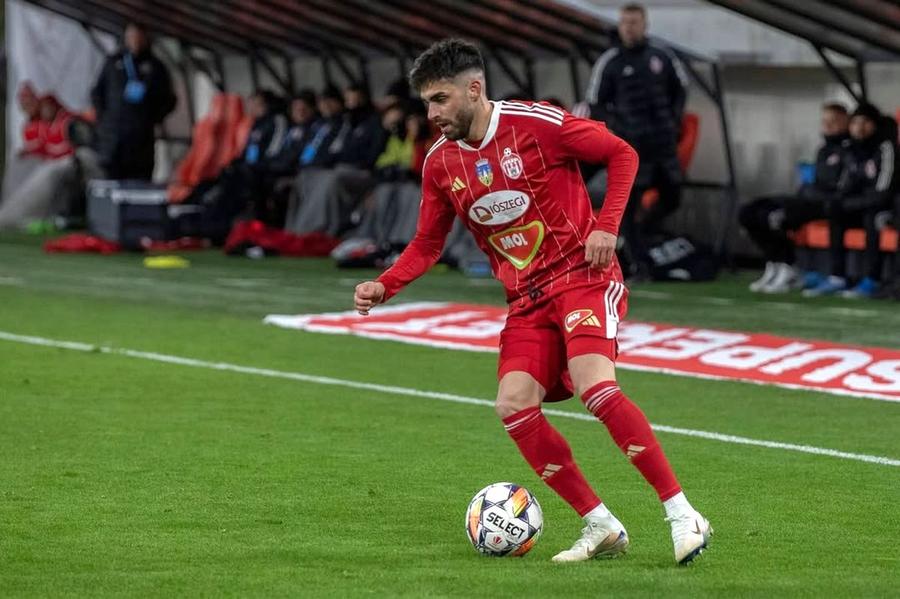 Sebastian Mailat FOTO: Instagram @sebastian12mailat A retrogradat cu Sepsi, dar nu duce lipsă de oferte! 3 cluburi din Superliga sunt pe urmele lui
