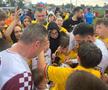 România, antrenament deschis publicului înainte de dubla cu Austria și Cipru » Fotbaliștii au dat autografe copiilor