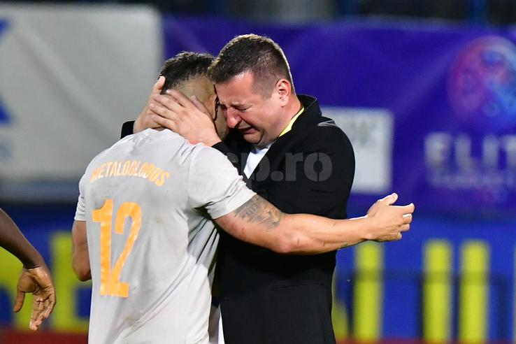 Ianis Zicu a început să plângă după ce Metaloglobus a promovat în Superliga. foto: Cristi Preda