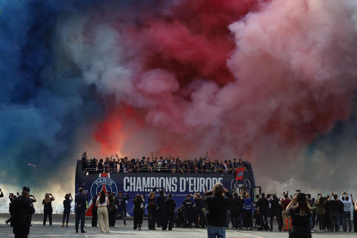 Sărbătoare la Paris după ce PSG a câștigat Liga Campionilor