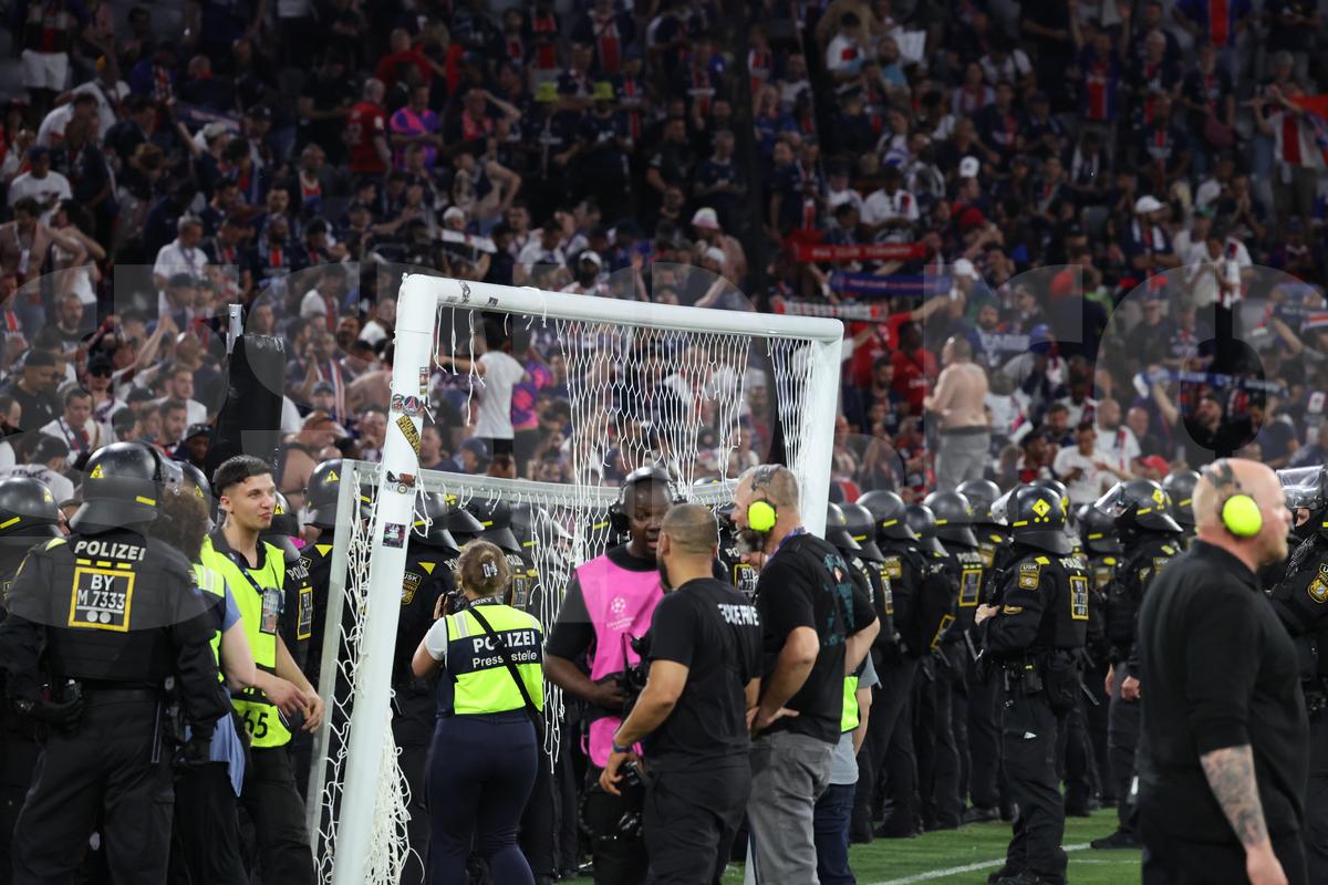 Imagini de la finalul partidei PSG - Inter 5-0