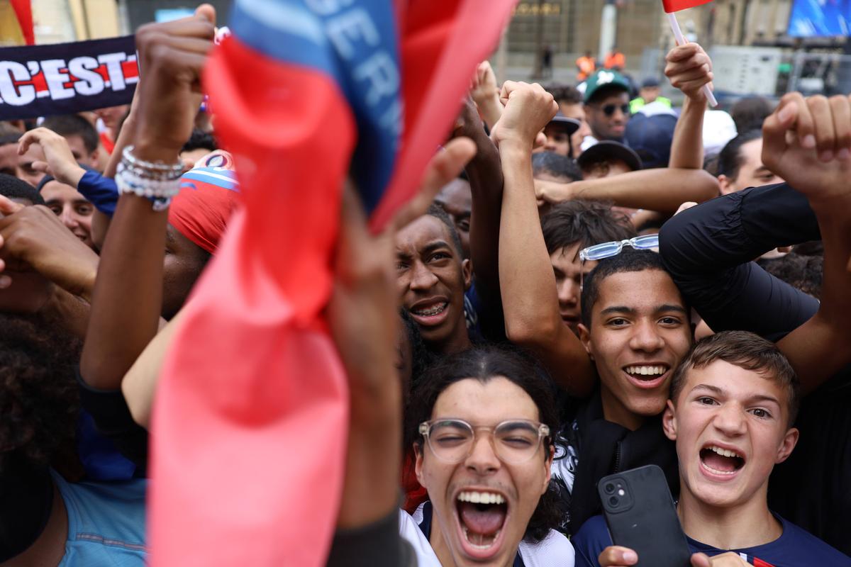 Sărbătoare la Paris după ce PSG a câștigat Liga Campionilor