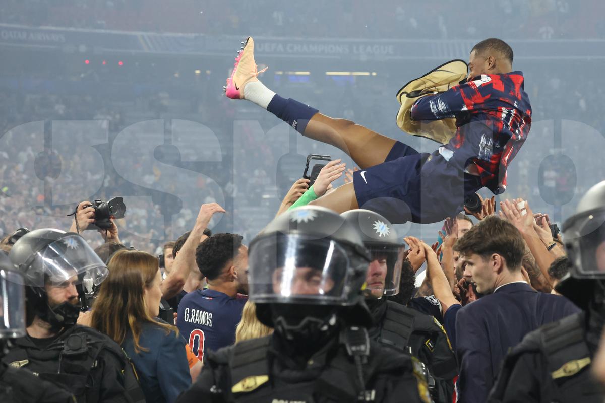 Imagini de la finalul partidei PSG - Inter 5-0