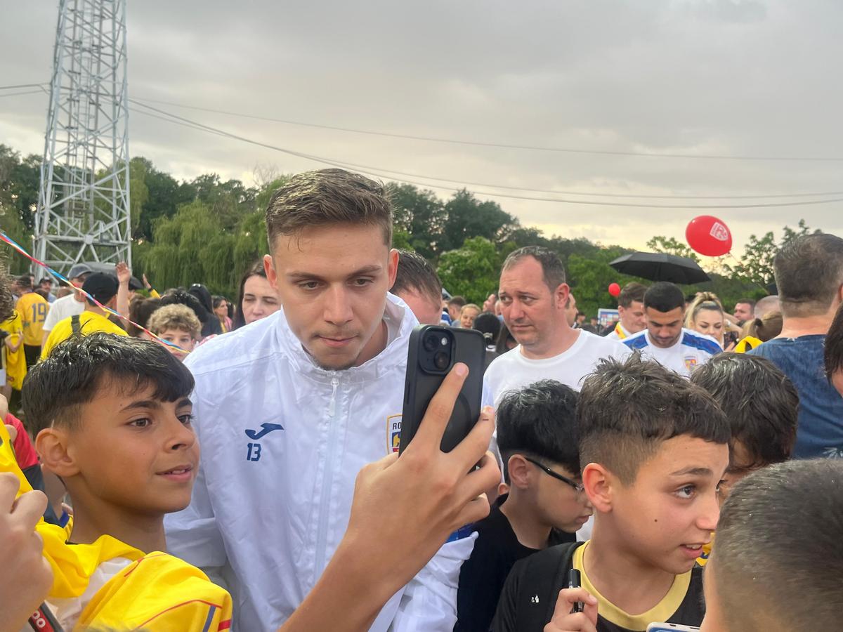 România, antrenament deschis publicului înainte de dubla cu Austria și Cipru » Fotbaliștii au dat autografe copiilor
