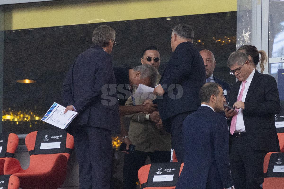 Politică și delicatese » Nu știau că sunt filmați: plecăciuni pe Allianz Arena, cu Viktor Orban și Salt Bae în rol principal. Răzvan Burleanu, neimpresionat