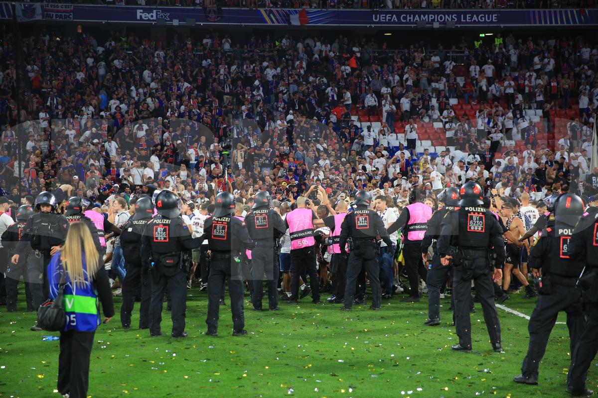 Imagini de la finalul partidei PSG - Inter 5-0