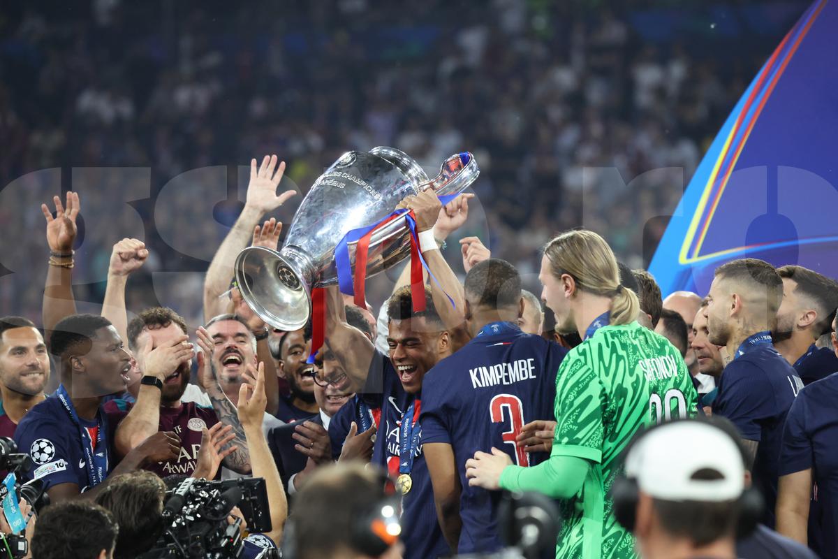 Imagini de la finalul partidei PSG - Inter 5-0