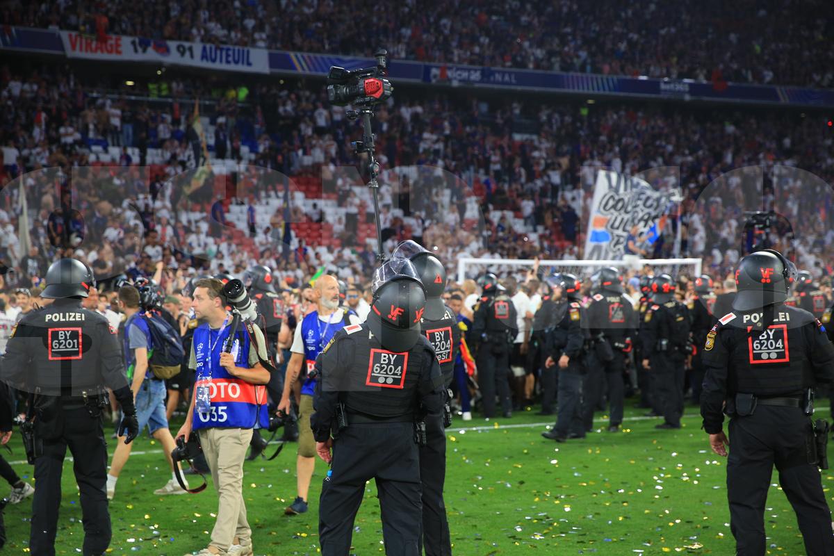 Imagini de la finalul partidei PSG - Inter 5-0