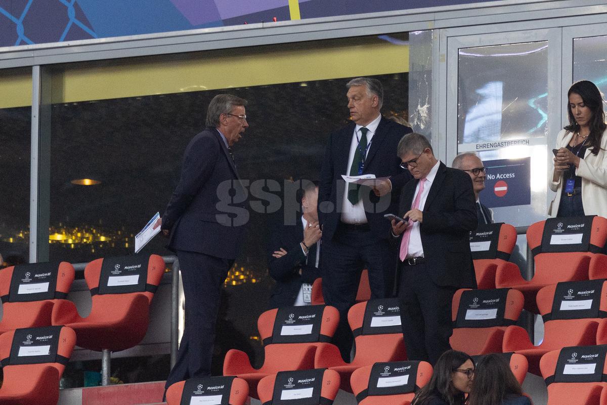 Politică și delicatese » Nu știau că sunt filmați: plecăciuni pe Allianz Arena, cu Viktor Orban și Salt Bae în rol principal. Răzvan Burleanu, neimpresionat