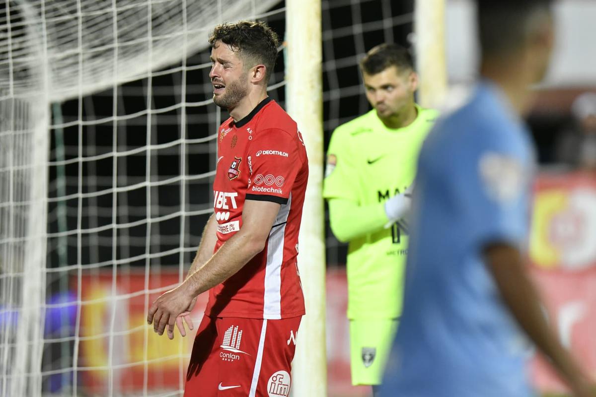 Hermannstadt RETROGRADEAZĂ în Liga a 2-a, FC Voluntari se întoarce în Superligă » Arbitrul a pus umărul serios la stabilirea rezultatului