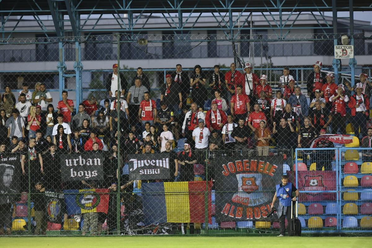 Hermannstadt RETROGRADEAZĂ în Liga a 2-a, FC Voluntari se întoarce în Superligă » Arbitrul a pus umărul serios la stabilirea rezultatului