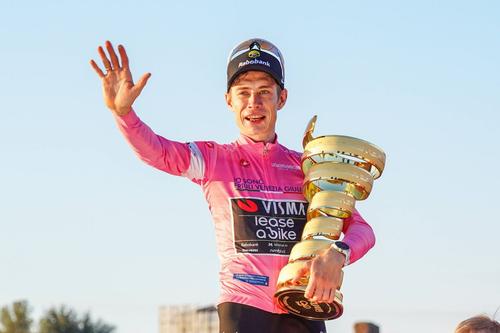 Jonas Vingegaard este câștigătorul Turului Italiei / foto: Imago Images