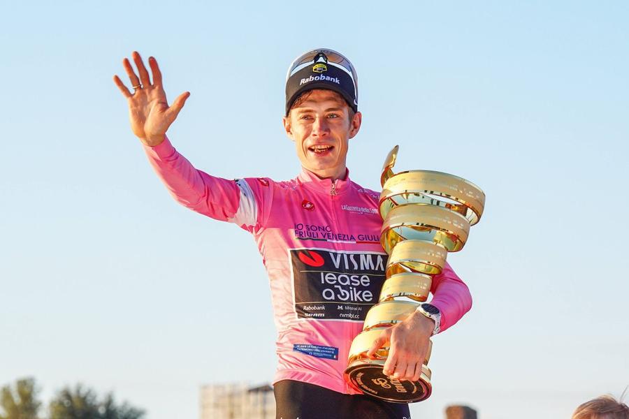 Jonas Vingegaard este câștigătorul Turului Italiei 2026 / foto: Imago Images Tadej Pogacar e liderul la câștiguri în ciclism pe 2026, cu peste 8 milioane de euro » Cum arată Top 10 mondial